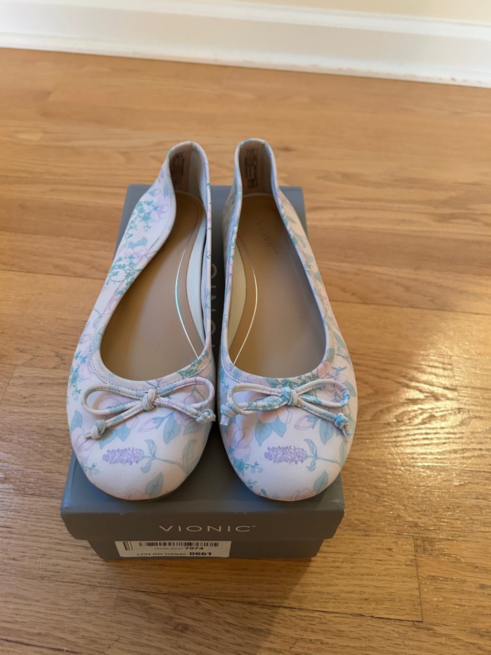 Vionic Floral Bow Ballet Flats in Light Pink and Mint